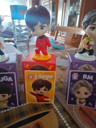 Muñecos BTS McDonald's