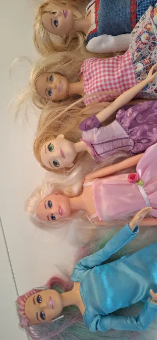 Lote Muñecas Barbie y Accesorios