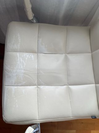 Silla de escritorio blanca con ruedas regulable