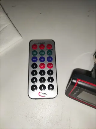 Transmisor FM MP3 Mechero Coche SD USB TF