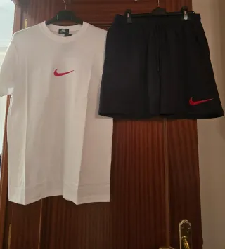 Conjunto deportivo Blanco y azul marino