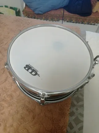 Caja de percusión negra