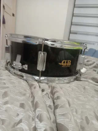 Caja de percusión negra