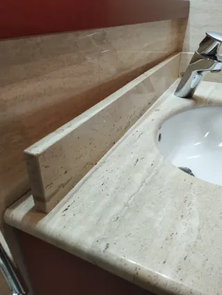 Mueble de baño madera y cristal