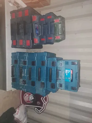 Cajas de herramientas Bosch y Makita