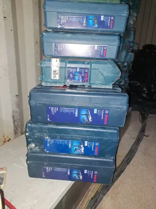 Cajas de herramientas Bosch y Makita