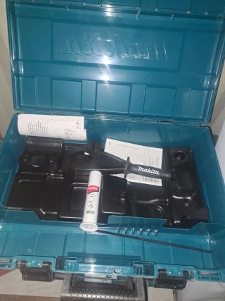 Cajas de herramientas Bosch y Makita