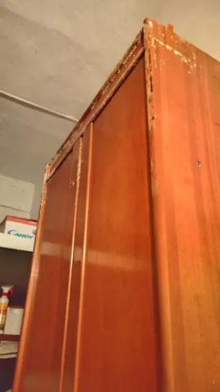 Dono armario de madera