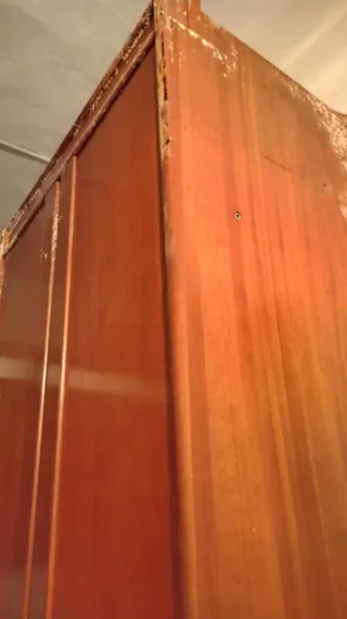 Dono armario de madera