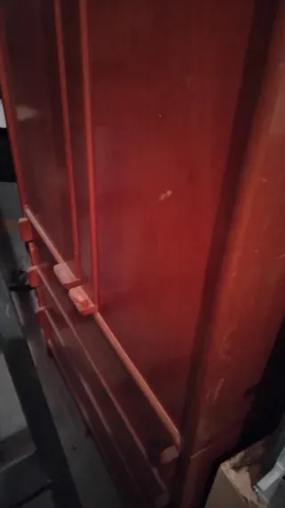 Dono armario de madera