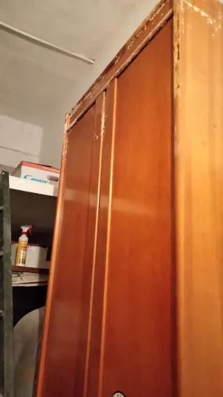 Dono armario de madera