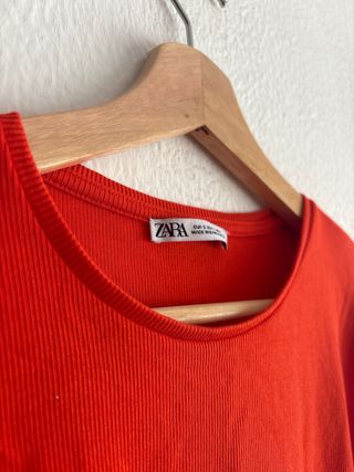 Camiseta Zara canalé naranja Talla S