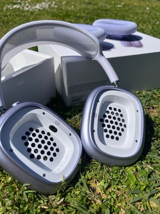 AirPods Max Viola e Bianco