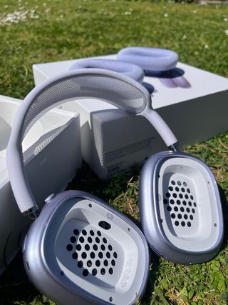 AirPods Max Viola e Bianco