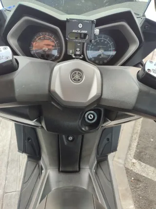 Yamaha Xmax 400 Gris
