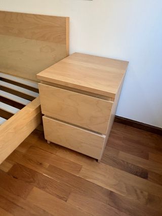 Estructura cama y 2 mesitas Ikea madera