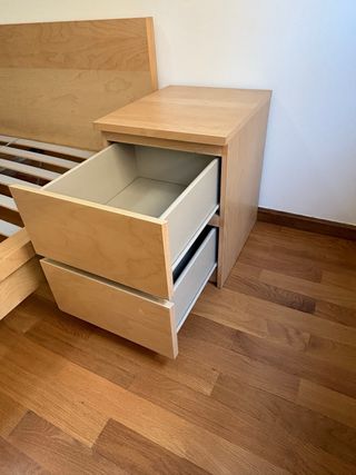 Estructura cama y 2 mesitas Ikea madera