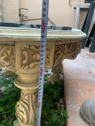 Mesa antigua mármol y madera tallada