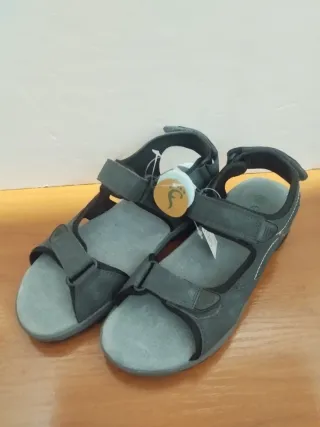 SANDALIAS PIEL CON VELCROS