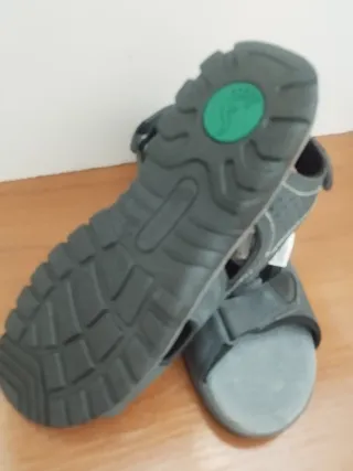 SANDALIAS PIEL CON VELCROS