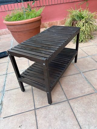 Estante de madera negro