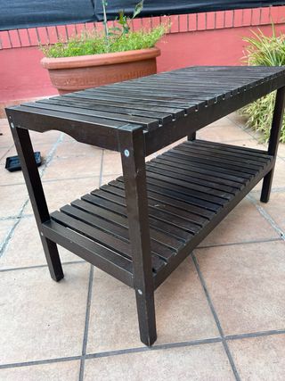 Estante de madera negro