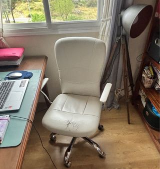 Mesa comedor, silla estudio y lámpara