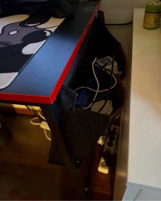 Mesa Gaming Negra con Estantería