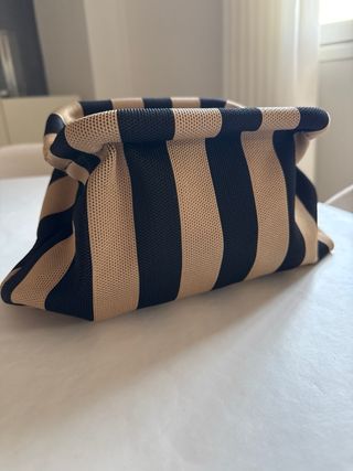 Neceser tipo bolsa. Nuevo  sin estrenar