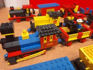 LOTE DE TRENES LEGO 180/181/724/726 AÑOS 70