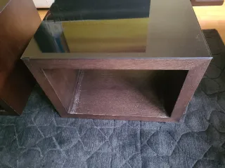 Mesa de centro madera maciza y cristal negro,