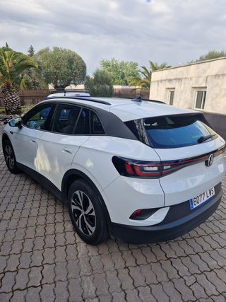 Volkswagen ID.4 Pure 2022 · 71.500 km · Eléctrico