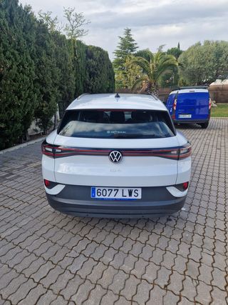 Volkswagen ID.4 Pure 2022 · 71.500 km · Eléctrico