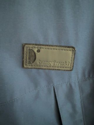 Chaqueta Trangoworld impermeable montaña senderism