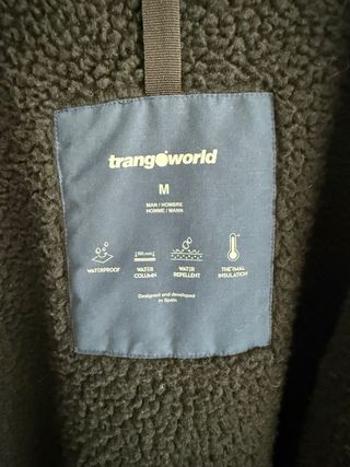Chaqueta Trangoworld impermeable montaña senderism