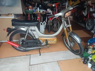 Vespino SC Roja Mobylette.  T max . F9