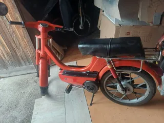 Vespino SC Roja Mobylette.  T max . F9