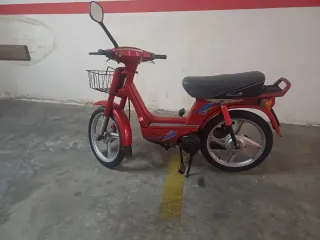Vespino SC Roja Mobylette.  T max . F9
