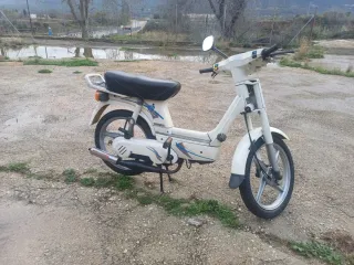 Vespino SC Roja Mobylette.  T max . F9