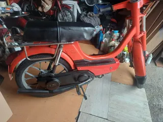 Vespino SC Roja Mobylette.  T max . F9