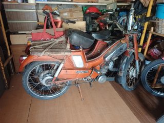 Vespino SC Roja Mobylette.  T max . F9