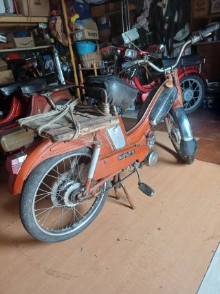 Vespino SC Roja Mobylette.  T max . F9