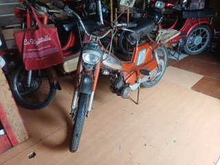 Vespino SC Roja Mobylette.  T max . F9