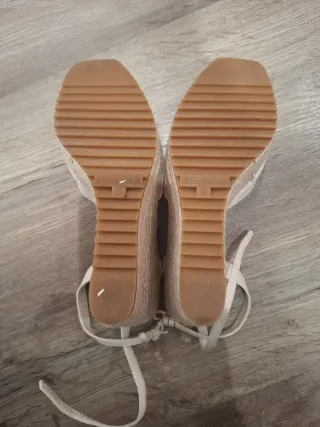 Sandalias Stradivarius Beige