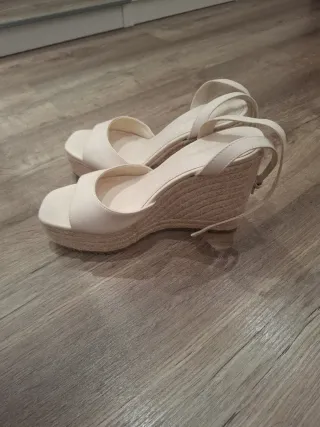 Sandalias Stradivarius Beige