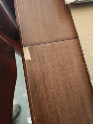 Mesa de comedor con 4 sillas