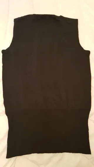 Chalecos punto ZARA (negro y beige)