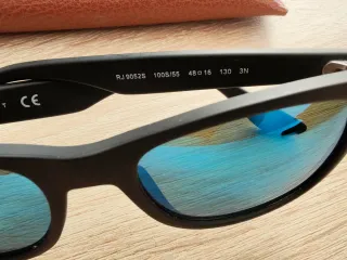 Gafas de Sol Ray-Ban Junior Negras espejadas