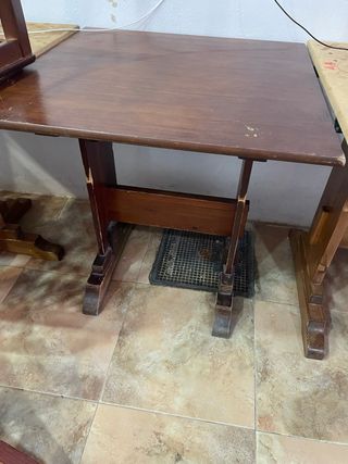 Mesa de madera para 4 personas