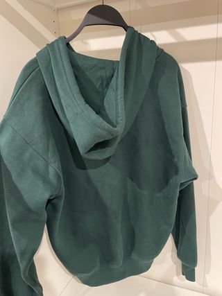 Sudadera Bershka verde con cremallera